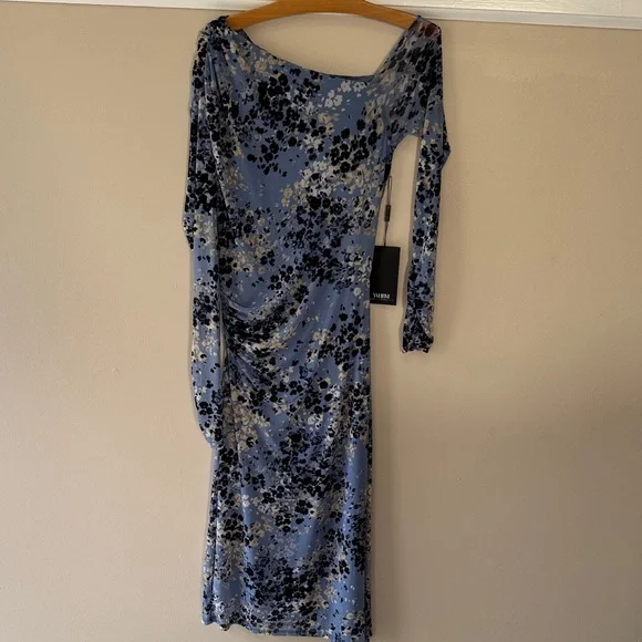 WHBM Elegant Off-The-Shoulder Bodycon Midi Dress with a sophisticated design. - Picture 4 of 15